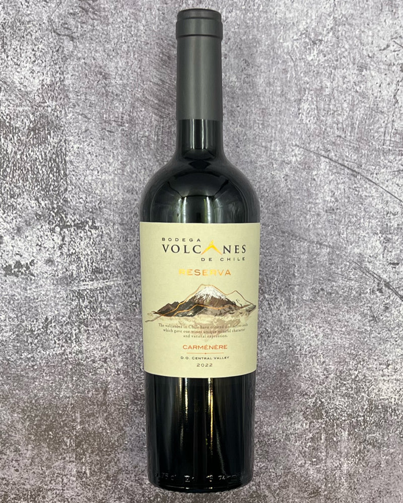 2022 Bodegas Volcanes Reserva Carmenere